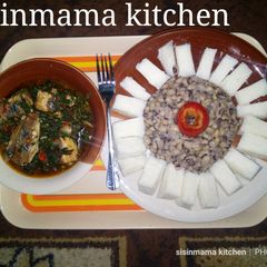 A picture of Yam & Beans with marghi source.