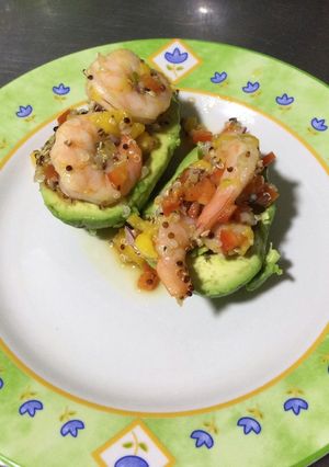 Una foto de Aguacates rellenos de camarón