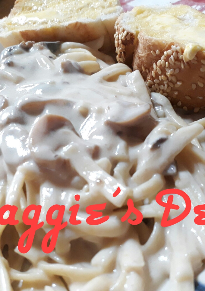 Una foto de # 5 Tallarines en crema de champiñones