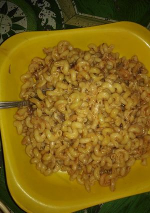 A picture of Macroni with serdine.
