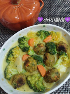 Green Monday》 cici靚靚素湯: 南瓜雜菜素肉丸濃湯 的食譜成品照片