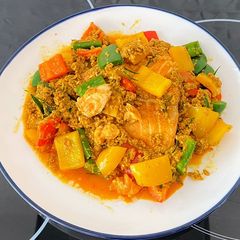 A picture of Stir fried Salmon with Curry Powder.