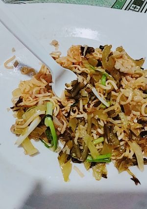 Hình của món Mì xào cải chua.