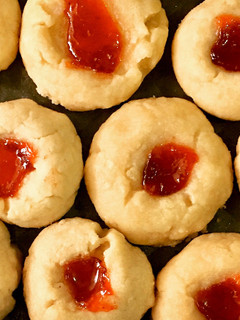 A picture of Thumbprint cookies.