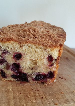 A picture of Pecan-Black Currant Pound Cake.