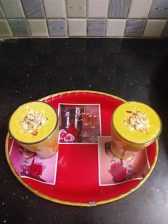 *மேங்கோ மில்க் ஷேக்*(கடை ஸ்டைல்)(mango milkshake recipe in tamil) செய்முறை முக்கிய புகைப்படம்