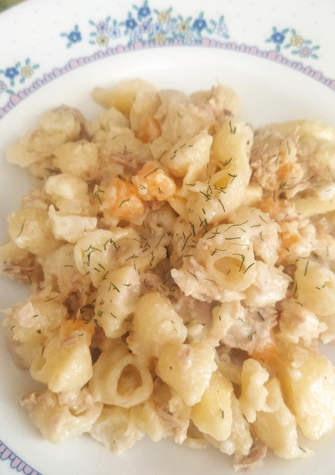 Una foto de Ensalada de pasta con manzana y atún