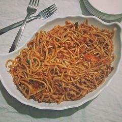 A picture of Spicy chicken spaghetti.