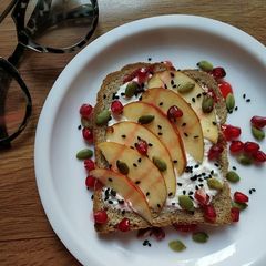 A picture of Fruity toast.