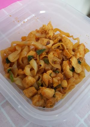 Foto resep EAT CLEAN Day 5 (kwetiaw shirataki ayam)