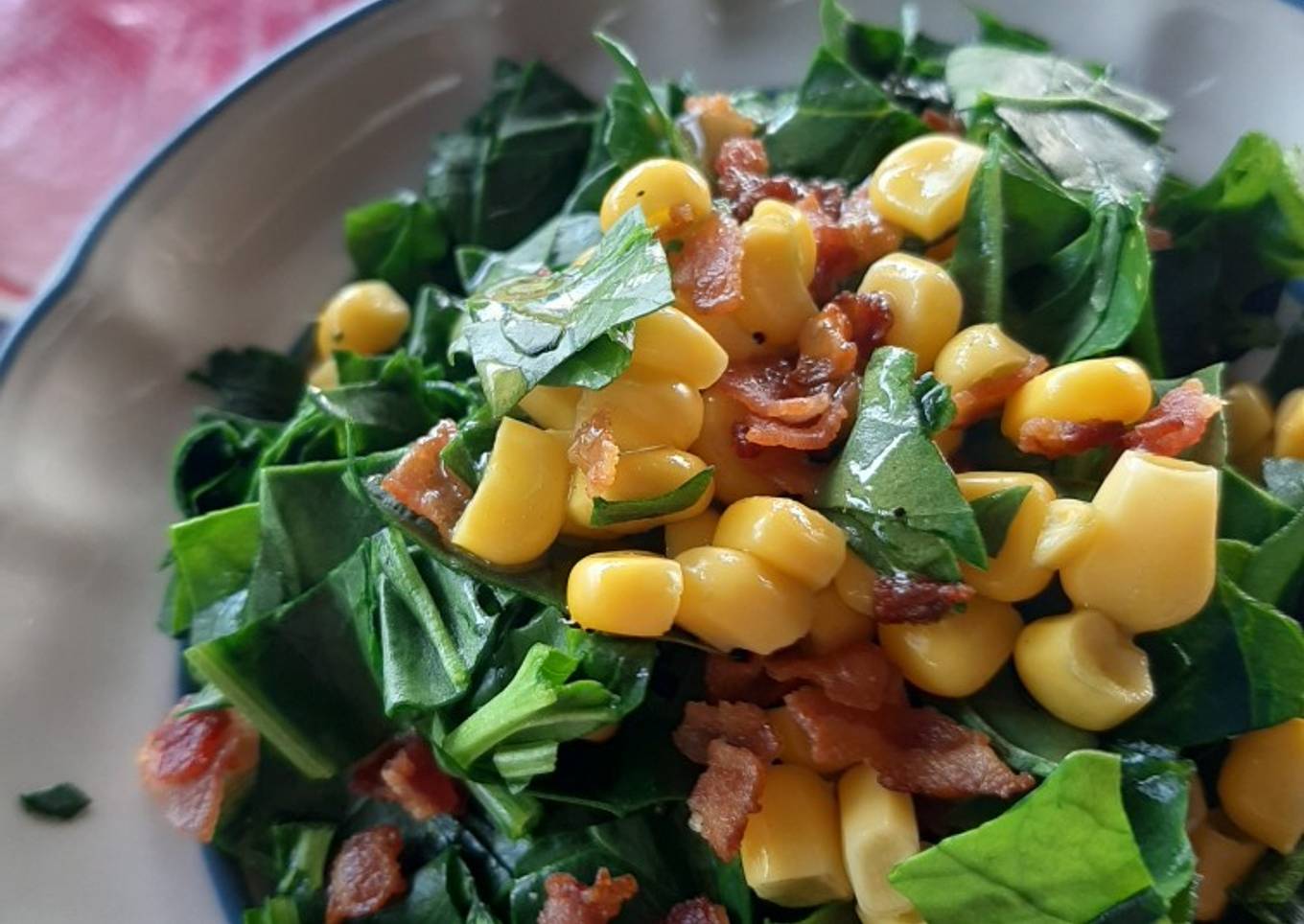 Ensalada de espinacas con tocino