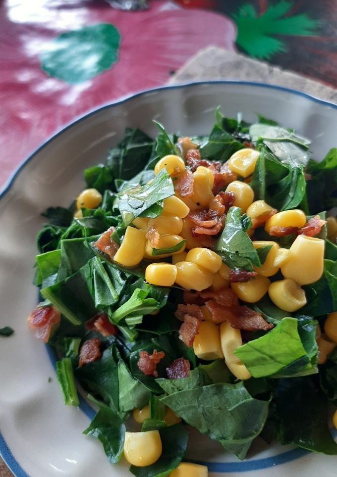 Una foto de Ensalada de espinacas con tocino