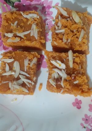 મોહનથાળ(Mohanthal Recipe in Gujarati) રેસીપી મુખ્ય ફોટો