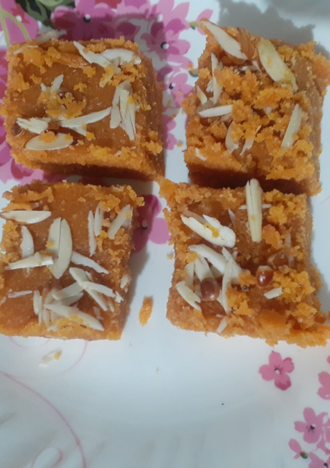 મોહનથાળ(Mohanthal Recipe in Gujarati) રેસીપી મુખ્ય ફોટો
