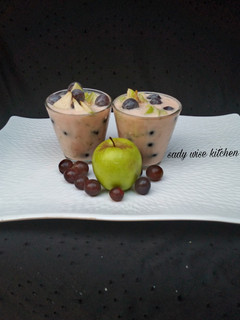 A picture of Yoghurt Fruits Salad.