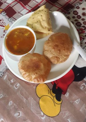 A picture of Ajwain puri.