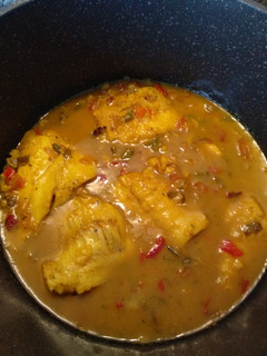 Una foto de Guiso de patatas con merluza y gambas