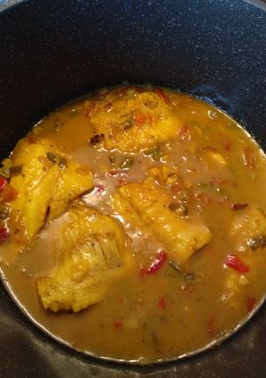 Una foto de Guiso de patatas con merluza y gambas