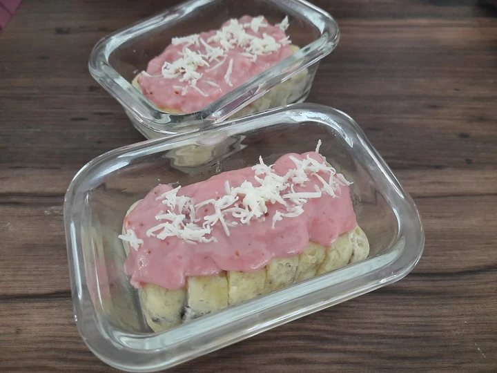 Langkah Gampang Membuat Resep Snack MPASI Banana bread pudding with strawberry yoghurt cream yang Sempurna Anti Ribet, Mantap Sekali