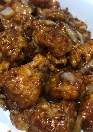 A picture of Fried Chicken with Sweet Butter Sauce (Ayam Goreng Mentega).