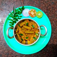 A picture of Gram dal drumstick gravy.