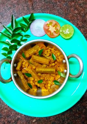 A picture of Gram dal drumstick gravy.