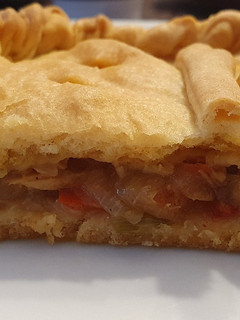 Una foto de Empanada de ventresca de atún y bonito