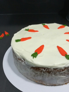 Una foto de Pastel de zanahoria y manzana asada