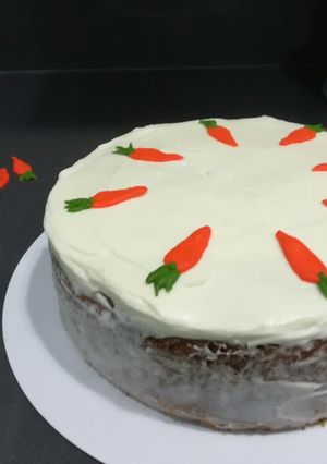 Una foto de Pastel de zanahoria y manzana asada