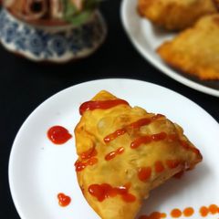A picture of Poha Samosa.