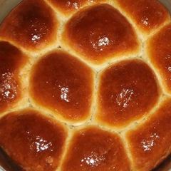A picture of Dinner rolls.