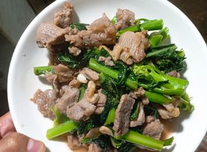 Hình của món Cải làn xào thịt bò.