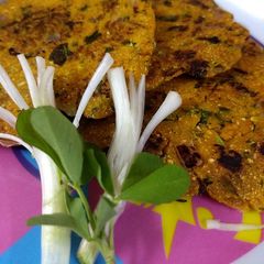 A picture of Makai masala roti.
