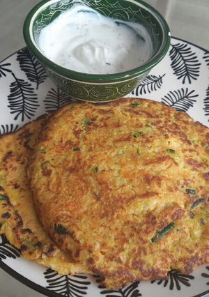 Una foto de Tortitas de calabacín y zanahoria