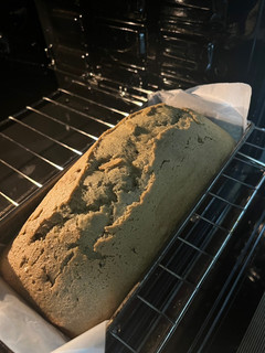 Una foto de Queque de té matcha