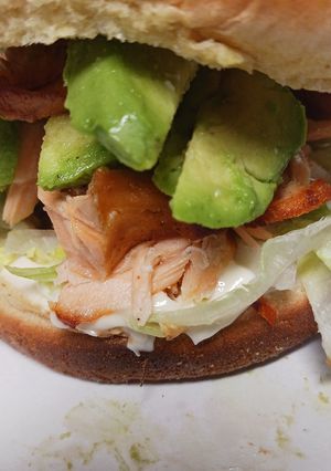 A picture of Smoked salmon sandwich w/avocado.