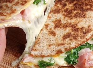 Una foto de 💥 #OMELETTETACO, #QUESADILLA U #TACOOMELETTE 🤔💥