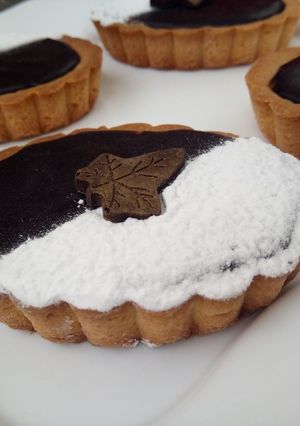 Une photo de Tartelette caramel/ chocolat