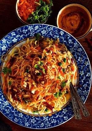 A picture of Noodle Sir-fry with Thai peanut sauce.