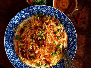 Noodle Sir-fry with Thai peanut sauce