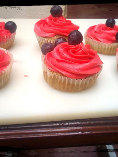 A picture of Simple buttercream #4weeksChallenge.