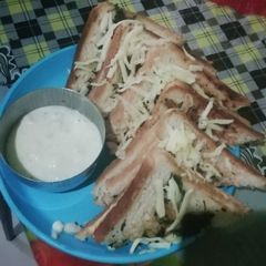 A picture of Cheese garlic bread with cheese deep.