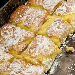 A picture of Lemon Bars.