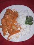Filete de pescado en salsa de morrón