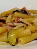 Sedani con Zucchine, Prosciutto Cotto e Scaglie di Pecorino