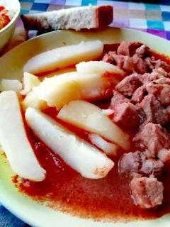 Sertés vegyespörkölt bográcsban recept fotója