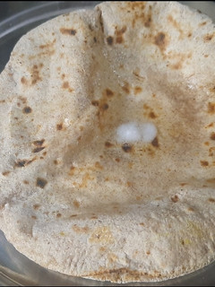 रागी रोटी (ragi roti recipe in Hindi) रेसिपी मुख्य फोटो