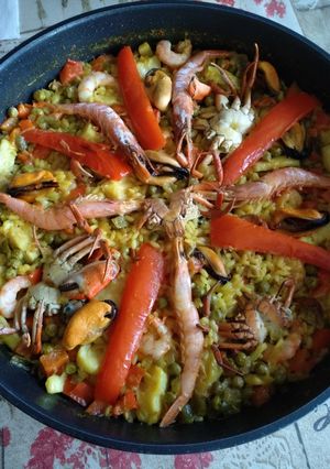 Una foto de Paella de marisco