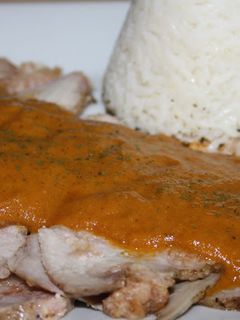 Una foto de Lomo mechado en salsa