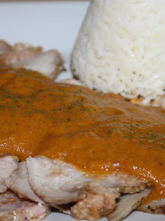 Una foto de Lomo mechado en salsa
